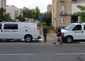 דיווח ראשוני: חשד למטען חבלה בחניון תת קרקעי בבניין בחולון