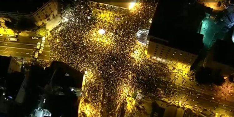 הפגנת בלפור מהרחפן המשטרתי: למעלה מ- 10,000 הפגינו בבירה – 12 נעצרו