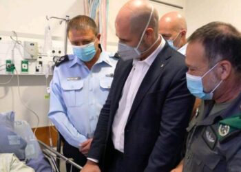 "חשבתי לעצמי מה אעשה אם יגיע מחבל ופתאום הוא דקר אותי":  לוחם מג"ב שניטרל את המחבל