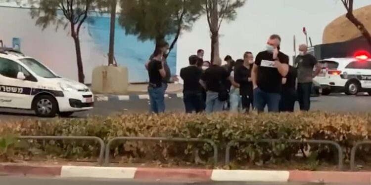 רצח בחוף הים בראשל"צ: בן 23 נדקר למוות במהלך קטטה בין חבורות צעירים