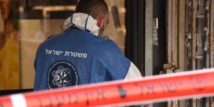 הלילה – צעיר בן 18 נורה למוות בחדרה: שני חבריו נפצעו קל מירי אף הם