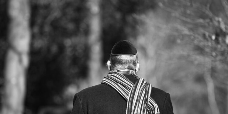 מורה בכולל בבית שמש חשוד בביצוע מעשים מגונים בתלמידים שלימד לקראת בר מצווה