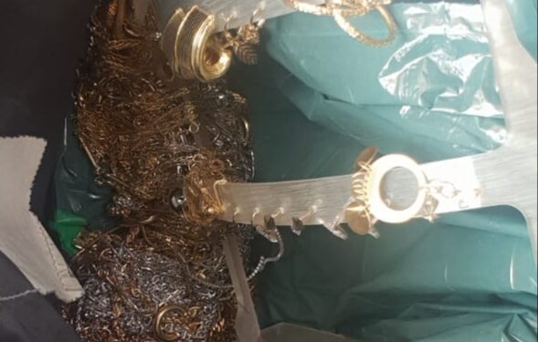 לאחר מצוד: נתפס חשוד ששדד הבוקר באיומי אקדח חנות תכשיטים ברובע ג' באשדוד