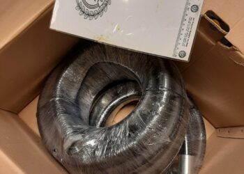 תיעוד: כך סוכלה הברחת 3 ק"ג קריסטל מת' מדרום אפריקה בצינורות אינסטלציה