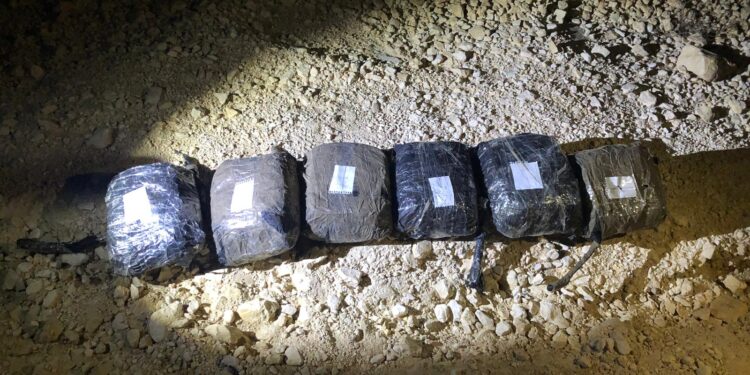 סוכלה הברחת 13 שקי קנאביס ממצרים לישראל במשקל עשרות ק"ג