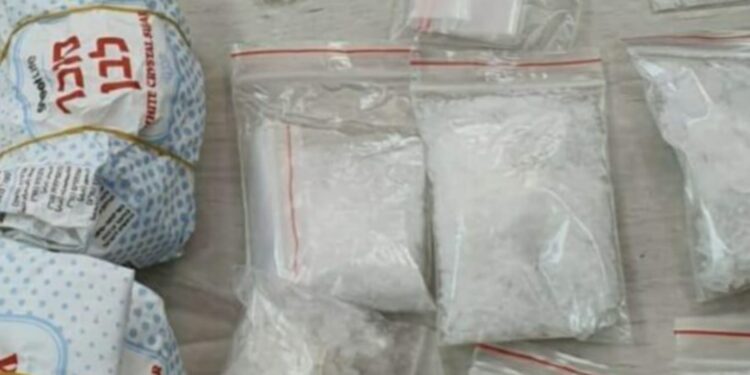 תושב ת"א נעצר בנתב"ג עם כ- 6 ק"ג מתאמפטאמין בפחיות מזון תינוקות