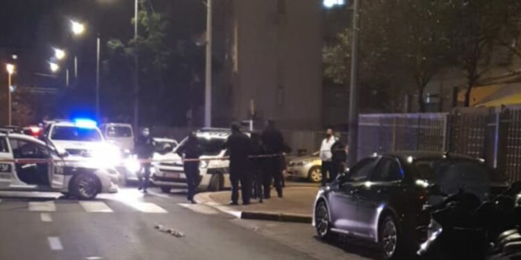 רצח בטירת כרמל: תושב העיר  בשנות ה- 20 לחייו נדקר למוות : סריקות אחר חשודים