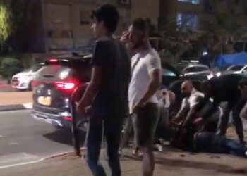 דרום אדום: בן 30 מקרית גת נפצע קשה לאחר שנורה ונדקר בעיר