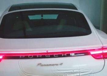 אישום: התחזו לשוטרים והקימו מחסום בכביש כדי לשדוד רכב "פורשה" מבעל אולם אירועים בצפון