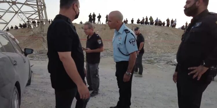 צעיר מהפזורה הבדואית נמצא עם סימני ירי בראשו סמוך לרמת חובב