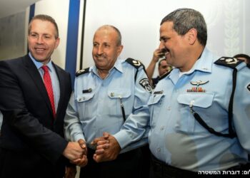 רעולי פנים ירו הלילה לעבר ביתו של ניצב ג'מאל חכרוש בכפר כנא בגליל