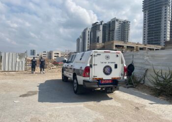 חשד לרצח בקרית מוצקין: גופת אישה שנקברה באדמה נמצאה סמוך לחי פארק