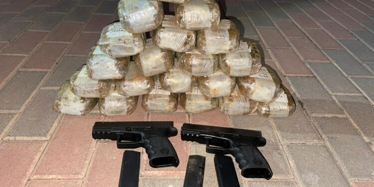 סוכלה הברחת סמים ואמל"ח מגבול לבנון לישראל: 9 ק"ג חשיש ואקדחים נתפסו