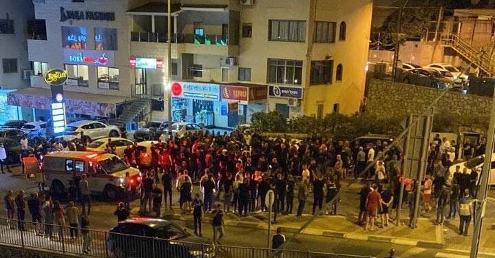 שוב רצח במגזר הערבי: גבר נורה למוות מרכב חולף בדיר חנא, שניים נפצעו קשה וקל