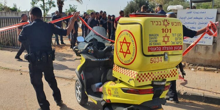 חיסול באמצע לוויה: בן 52 נרצח מירי בבית העלמין בג'לג'וליה. חברו נפצע אנוש