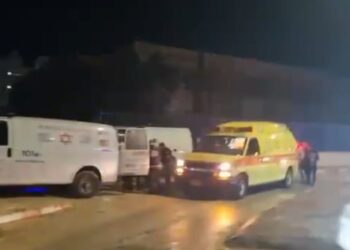 אלימות קשה באשקלון: 3 בני משפחה נדקרו בתוך דירת מגורים בעיר