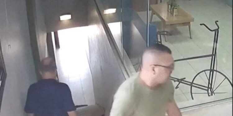 אחרי שתועד מתעלם מזירת רצח: ניצב ג'מאל חכרוש הוצא לחופשה