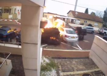 ראשוני: חשד לניסיון חיסול; מטען חבלה התפוצץ ברכב בנס ציונה