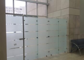 חדש בבתי המשפט: תאים לשיחת היוועצות בין עצורים לעורכי דינם