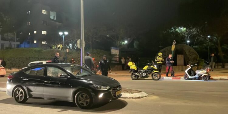 דיווח ראשוני: ניסיון חיסול ברעננה- פצוע בינוני עד קשה  מירי לעבר רכב