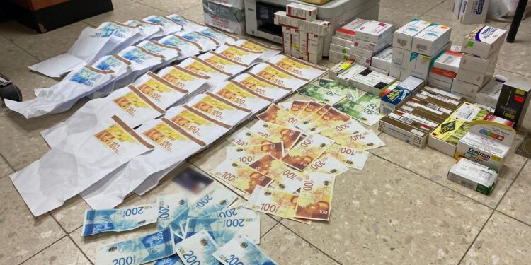 המשטרה חשפה מעבדה לזיוף שטרות במושב בדרום הארץ