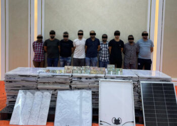 דובאי: סוכלה הברחת טון קריסטל מת' במשלוח פאנלים סולאריים