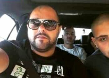 אחיינו של מיכאל מור נפצע אנוש מירי מתנקש למרפסת ביתו בקרית ים