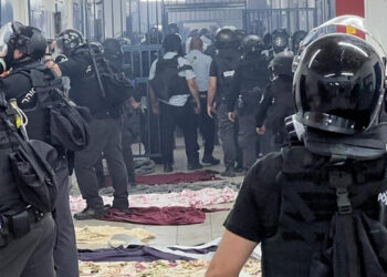 כלא אלה: כוח שב"ס פרץ לאגף עם רימוני הלם וגז ומנע התפרעות אסירים