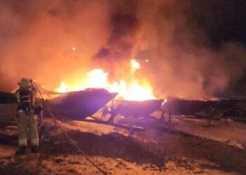 חשד לניסיון גביית פרוטקשן: 5 כלי שיט הוצתו בחוף מגדל בטבריה