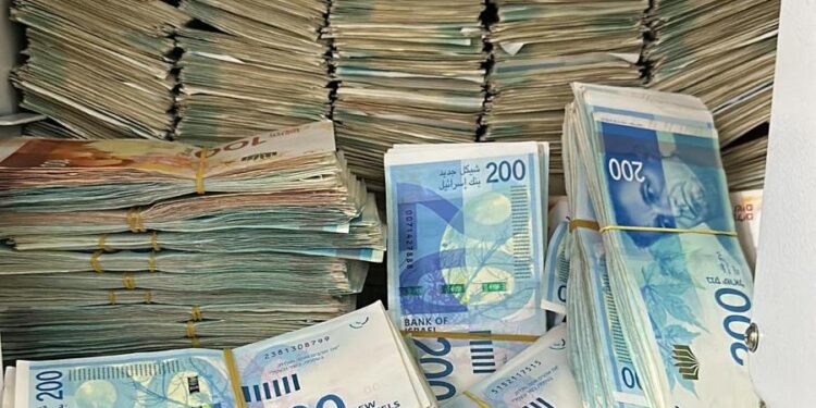 תיעוד: מעל 2.5 מיליון שקלים נתפסו לפני שהולבנו בשפרעם