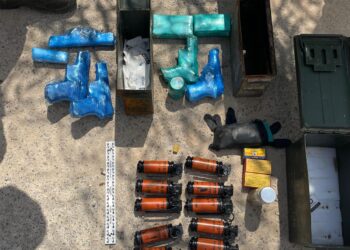 תיעוד: מצבור נשק ואמל"ח אותר בתוך האדמה בראשל"צ – נעצר חשוד