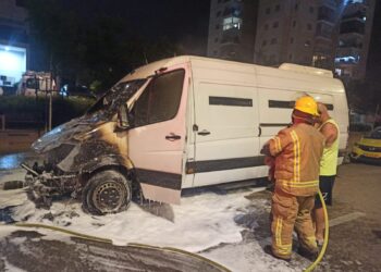 גל ההצתות נגד שב"ס נמשך: רכב להסעת אסירים הוצת באשדוד