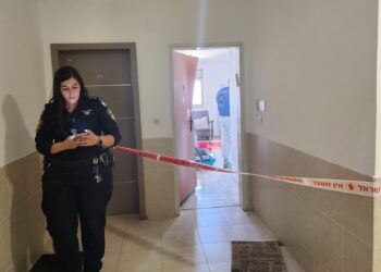 רצח בחדרה: בן חשוד שכרת את ראש אביו וניסה להחביא אותו בארון