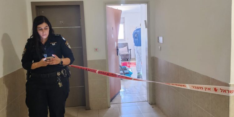 רצח בחדרה: בן חשוד שכרת את ראש אביו וניסה להחביא אותו בארון