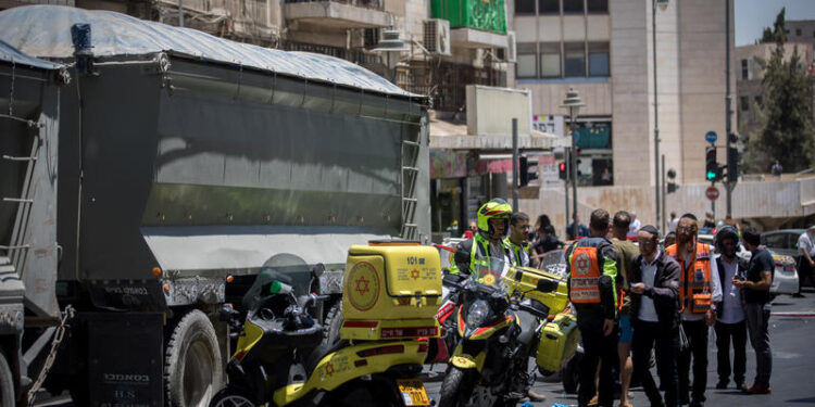 .תאונת משאית. הנהג היה סלולרי, החיילת נהרגה צילום: פלאש 90