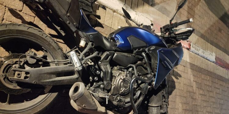 האופנוע שנגנב וננטש על כביש 4