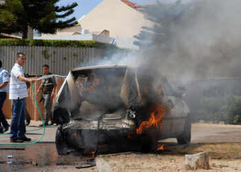 רכב שרוף. בסלולרי של הנאשם נמצא מידע מפליל צילום: פלאש 90