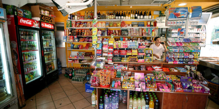 קיוסק. אלימו תרק בעקבות ויכוח על מחיר צילום: פלאש 90