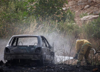 רכב שהוצת צילום: פלאש 90