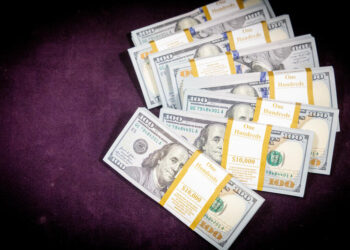 .שוחד. המנהלת דאגה ללקוחות תמורת טובות הנאה צילום: פלאש 90