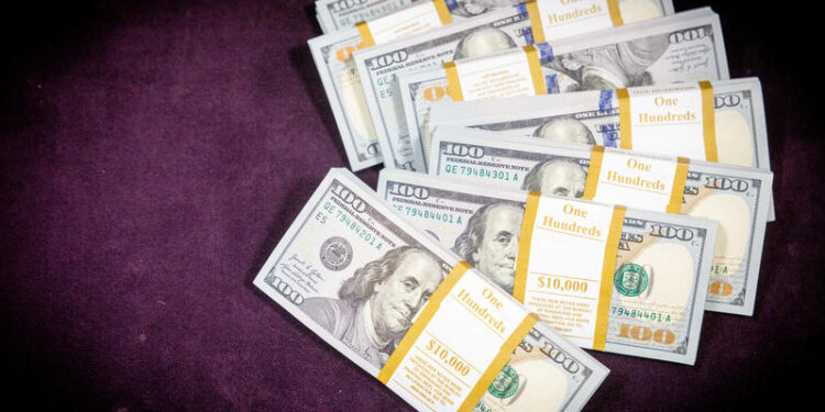 .שוחד. המנהלת דאגה ללקוחות תמורת טובות הנאה צילום: פלאש 90