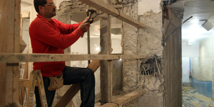 עבודות שיפוץ (למצולם אין קשר לכתבה) צילום: פלאש 90