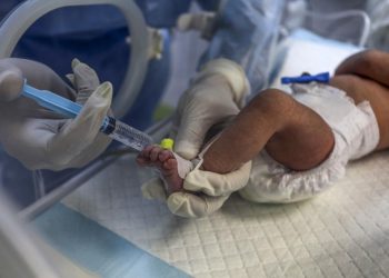 תינוק בטיפול נמרץ (למצולם אין קשר לכתבה) צילום: פלאש 90